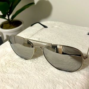 WearMe Pro Polarized Silver Aviators